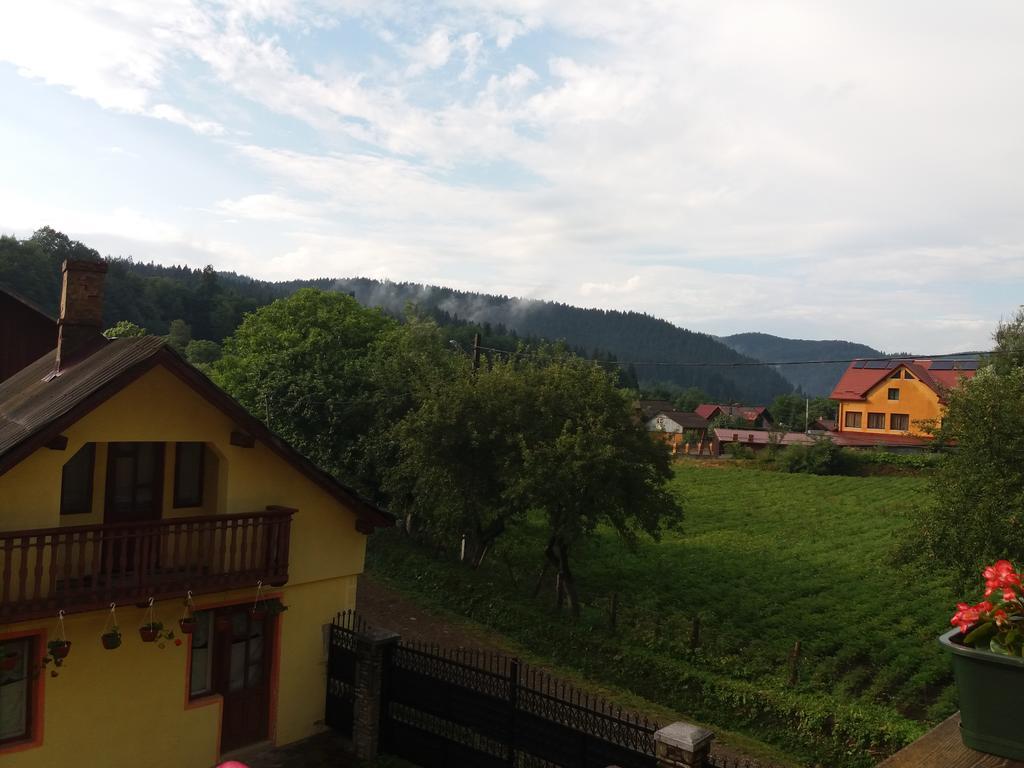 Karisma Kriss Hotel Sucevita Bagian luar foto